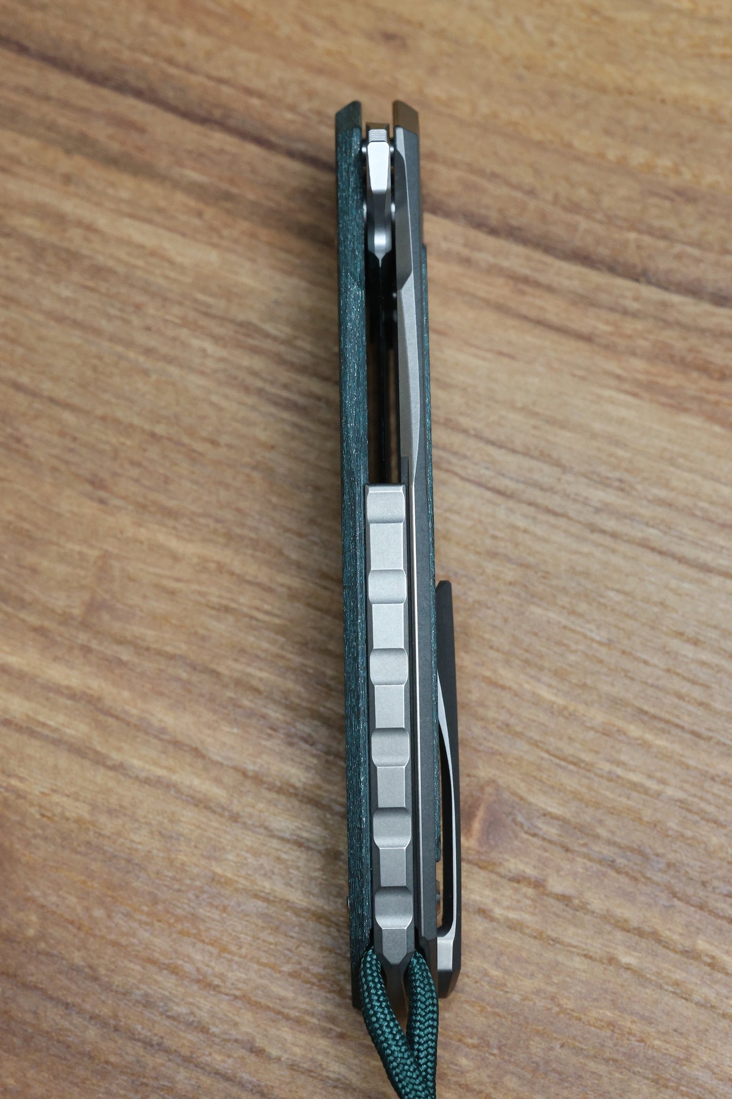 SHIROGOROV KNIVES QUANTIUM TKM - TITANIUM/TEAL MAGNETIC CARBOTI HANDLE - ZDI-E BLADE - SRRBS