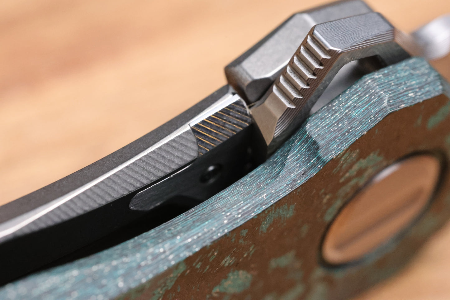 SHIROGOROV KNIVES QUANTIUM TKM - TITANIUM/TEAL MAGNETIC CARBOTI HANDLE - ZDI-E BLADE - SRRBS