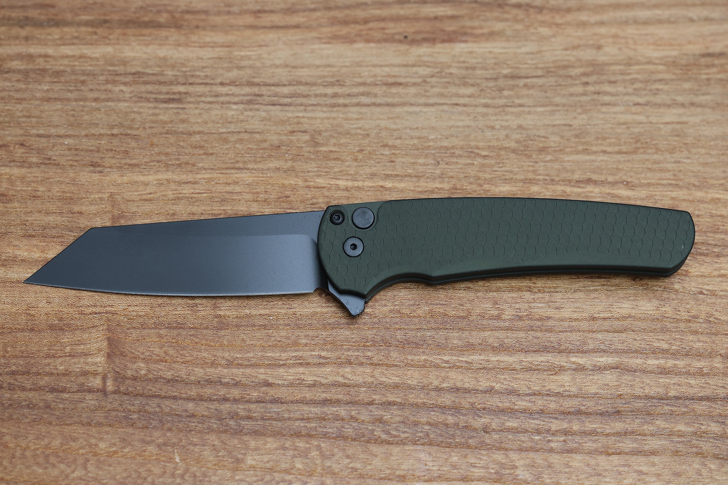 PRO-TECH KNIVES MALIBU FLIPPER - GREEN HANDLE WITH "DRAGON SCALE" TEXTURE - BLACK DLC 20CV REVERSE TANTO BLADE 5236-GREEN