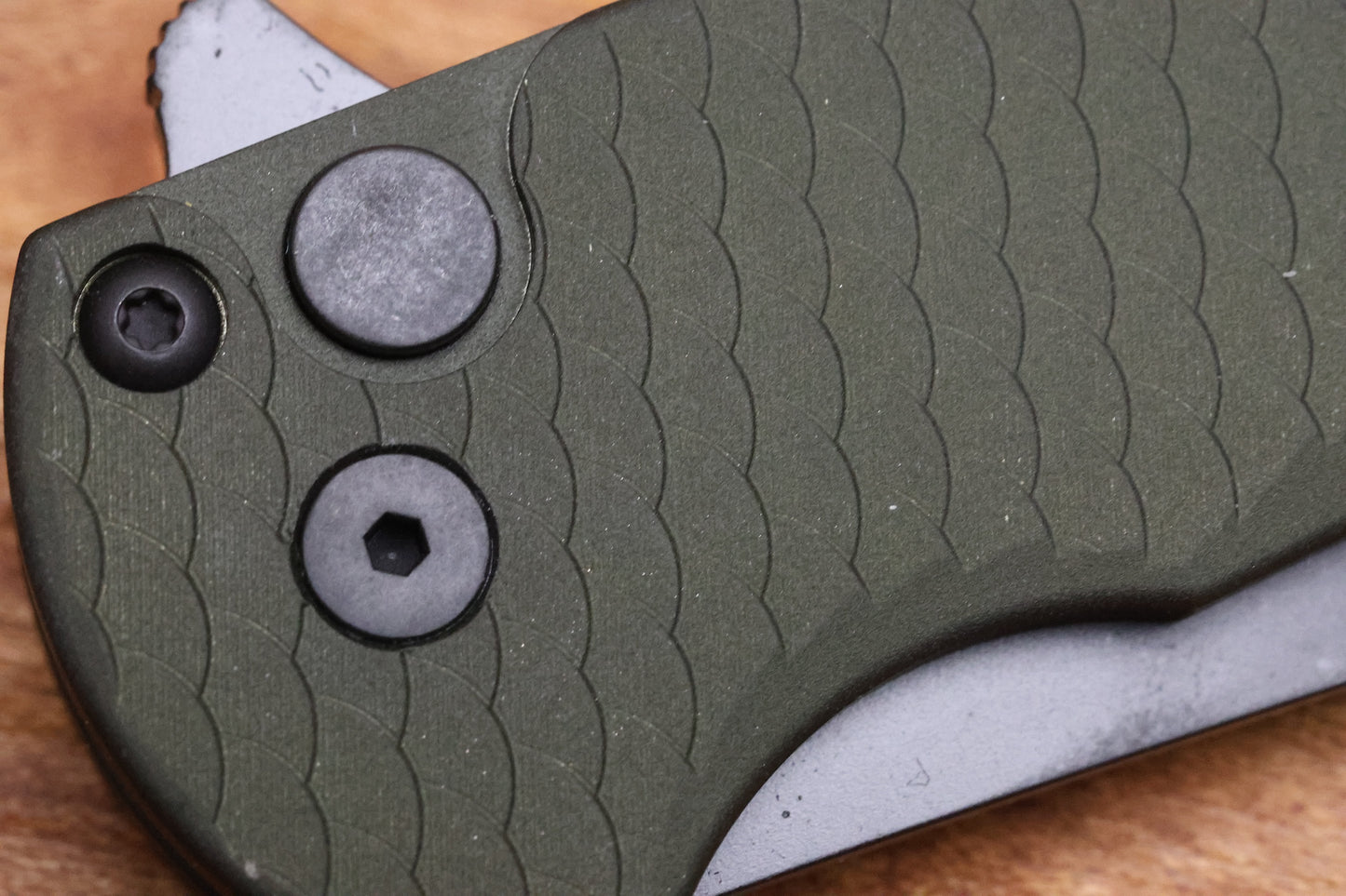 PRO-TECH KNIVES MALIBU FLIPPER - GREEN HANDLE WITH "DRAGON SCALE" TEXTURE - BLACK DLC 20CV REVERSE TANTO BLADE 5236-GREEN