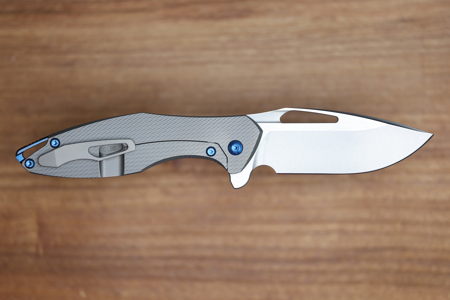 KOENIG MINI ARIUS - CORDA PATTERN TITANIUM HANDLE BLUE HARDWARE- M390 BLADE