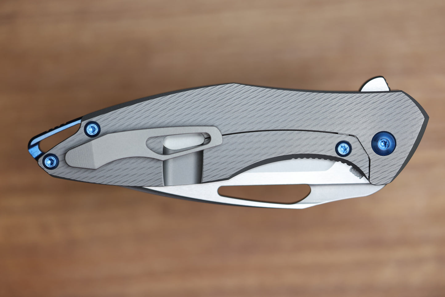 KOENIG MINI ARIUS - CORDA PATTERN TITANIUM HANDLE BLUE HARDWARE- M390 BLADE
