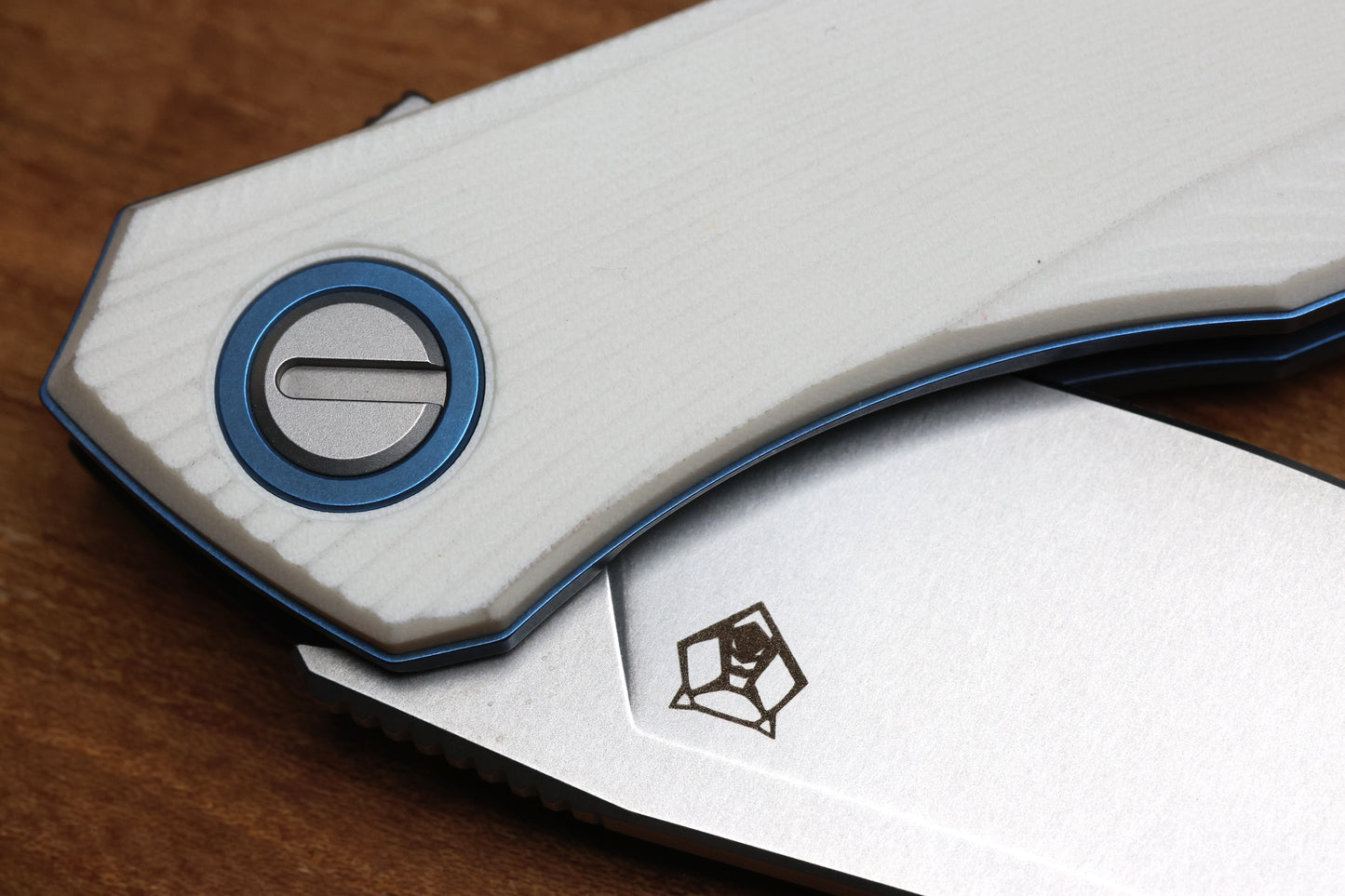 SHIROGOROV URSUS Q95 NY26 - WHITE MICARTA HANDLE - ELMAX BLADE - MRBS