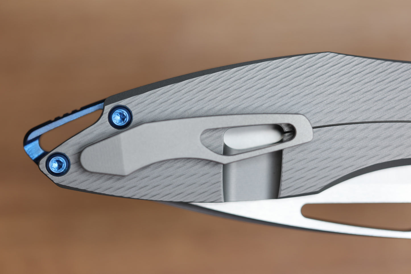 KOENIG MINI ARIUS - CORDA PATTERN TITANIUM HANDLE BLUE HARDWARE- M390 BLADE
