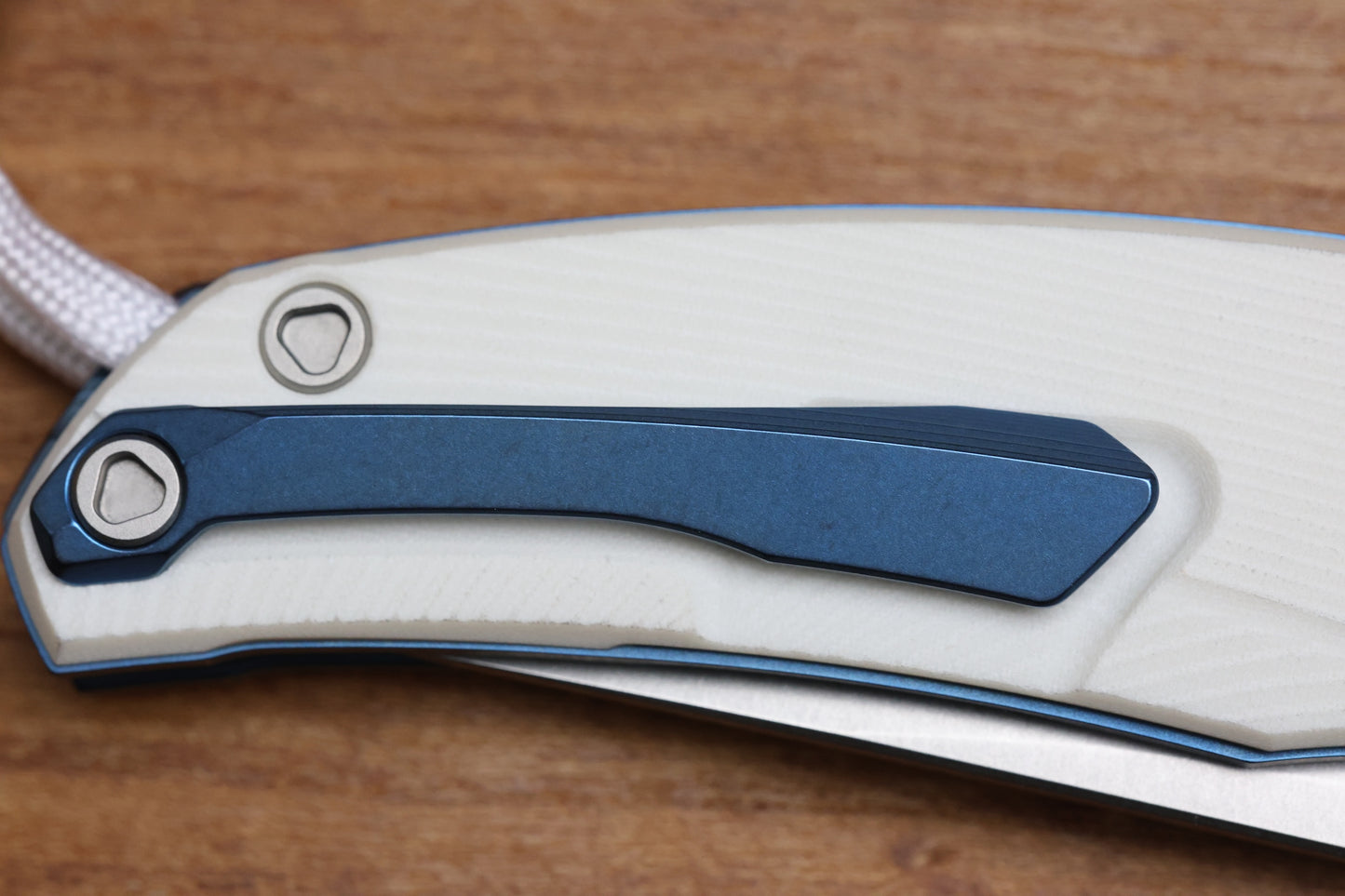 SHIROGOROV URSUS Q95 NY26 - WHITE MICARTA HANDLE - ELMAX BLADE - MRBS