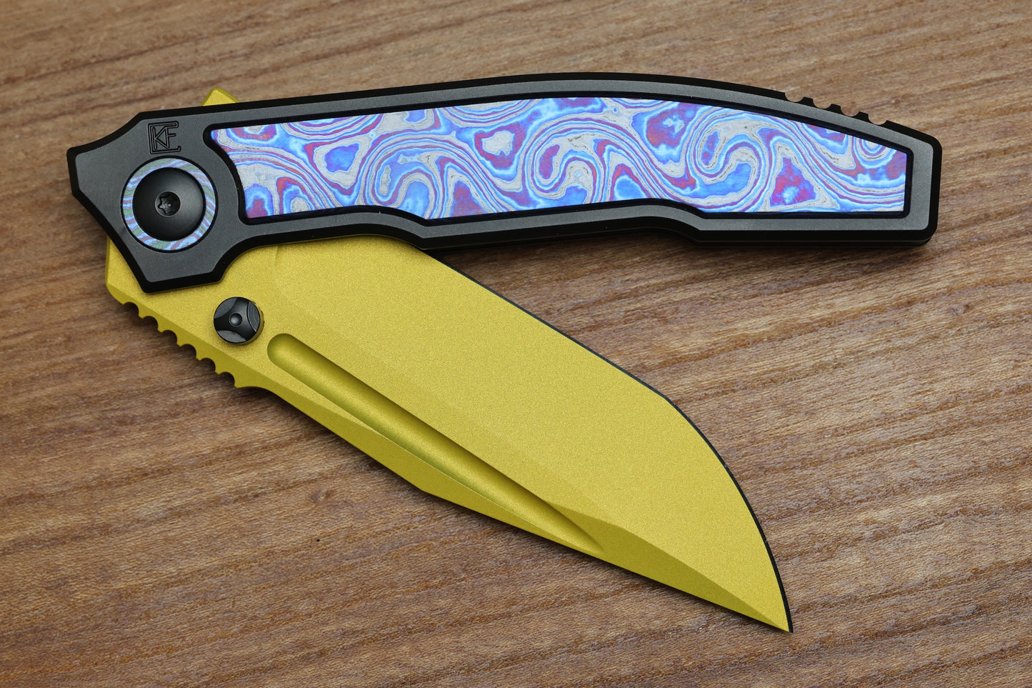 CUSTOM KNIFE FACTORY SNAFU 4.0 MEDIUM GOLD COATED BLADE & ZIRCUTI INLAYS