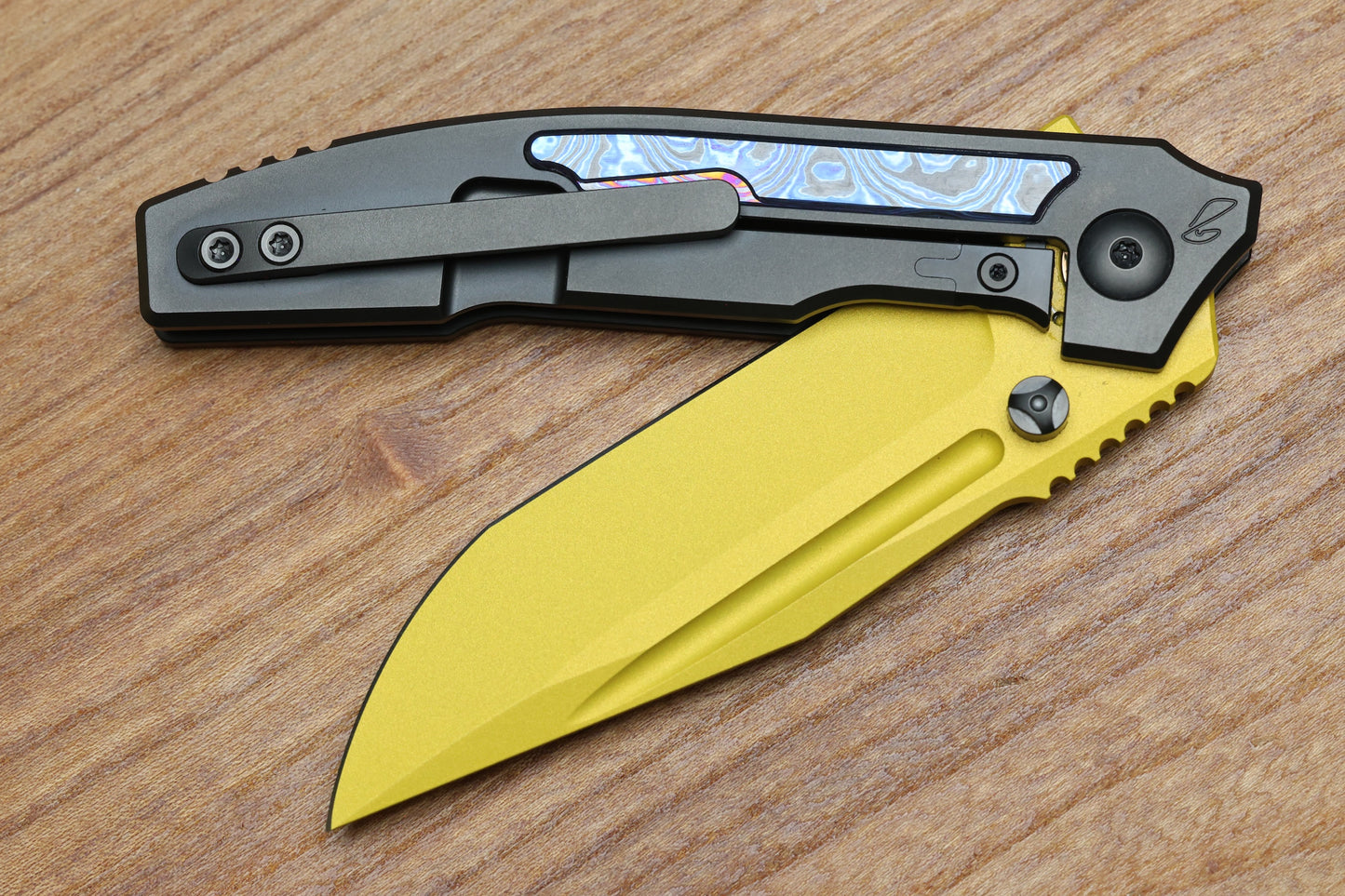CUSTOM KNIFE FACTORY SNAFU 4.0 MEDIUM GOLD COATED BLADE & ZIRCUTI INLAYS