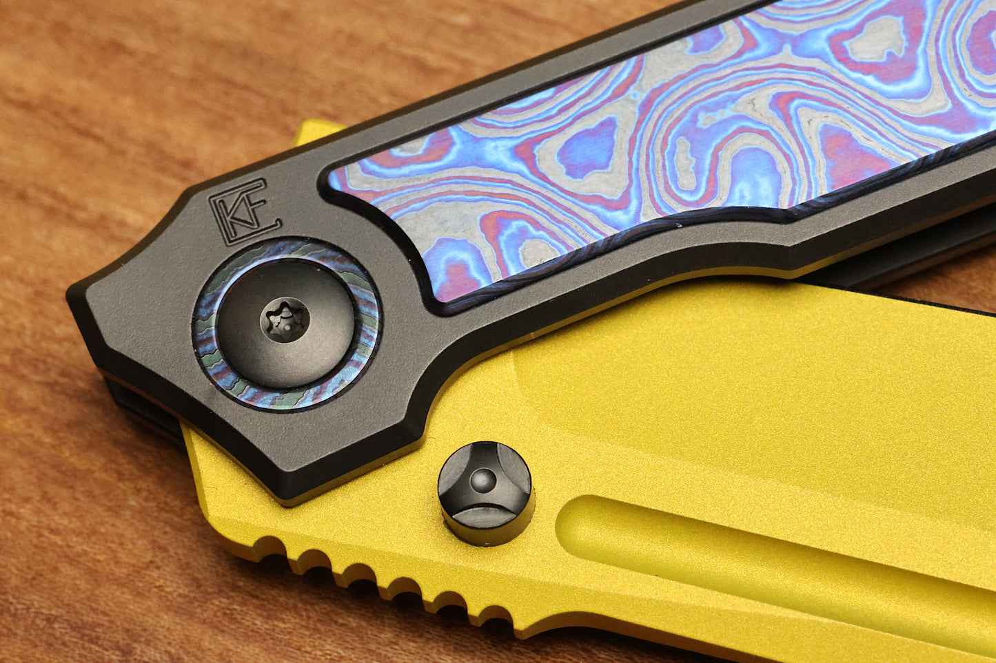 CUSTOM KNIFE FACTORY SNAFU 4.0 MEDIUM GOLD COATED BLADE & ZIRCUTI INLAYS