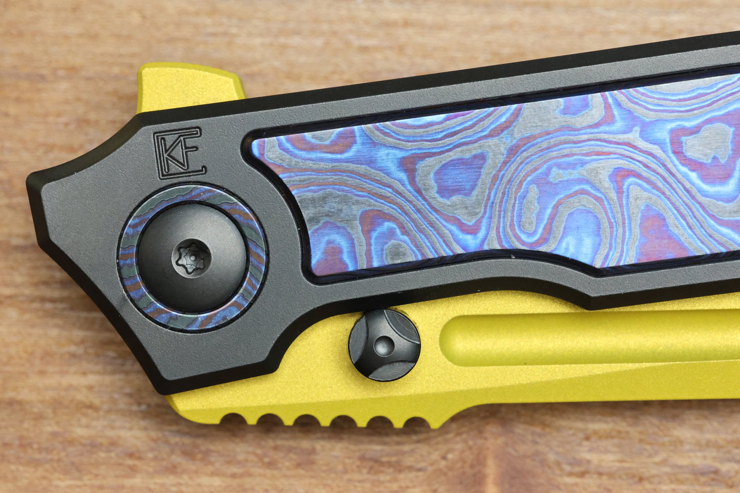 CUSTOM KNIFE FACTORY SNAFU 4.0 MEDIUM GOLD COATED BLADE & ZIRCUTI INLAYS