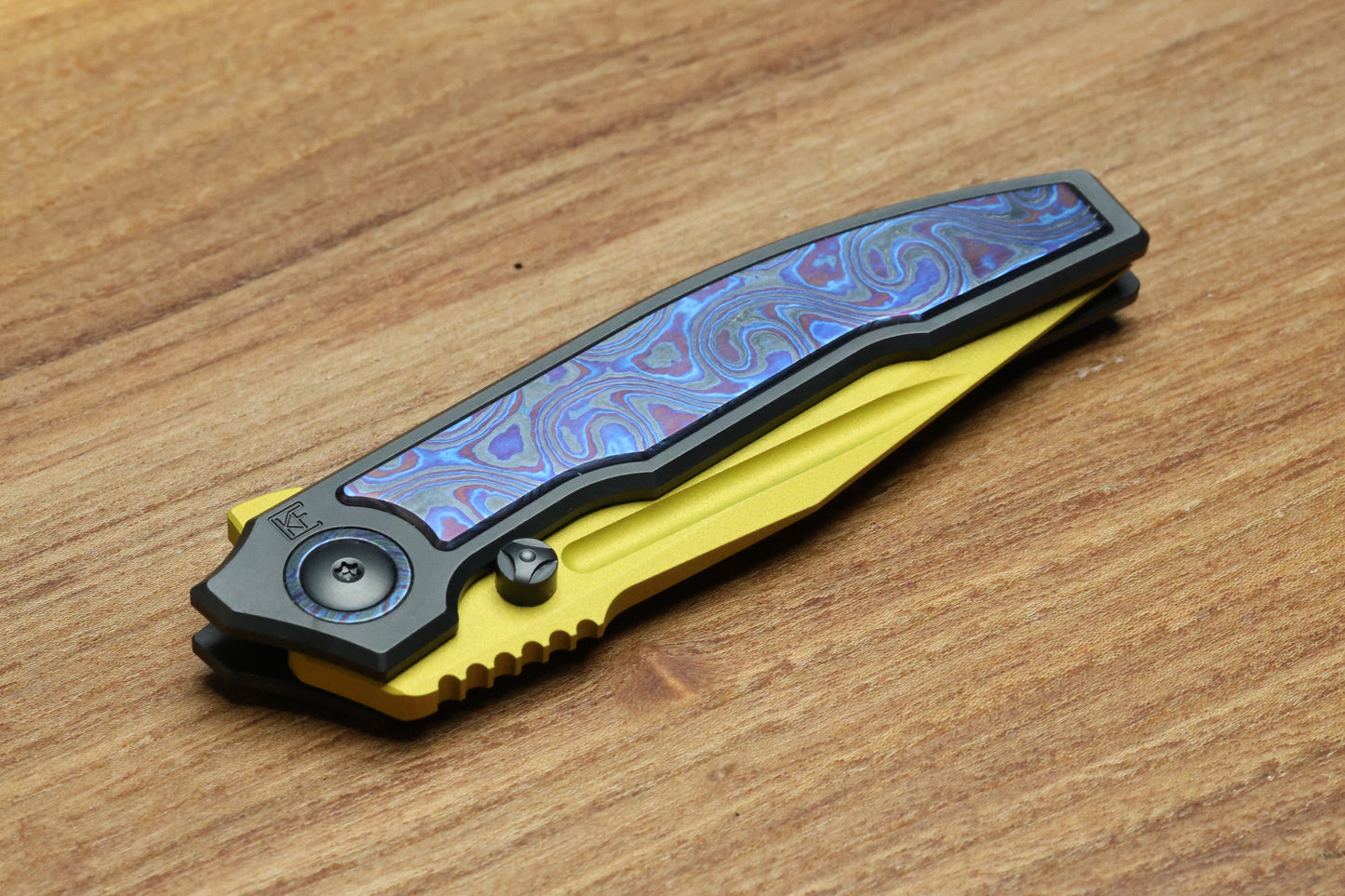 CUSTOM KNIFE FACTORY SNAFU 4.0 MEDIUM GOLD COATED BLADE & ZIRCUTI INLAYS