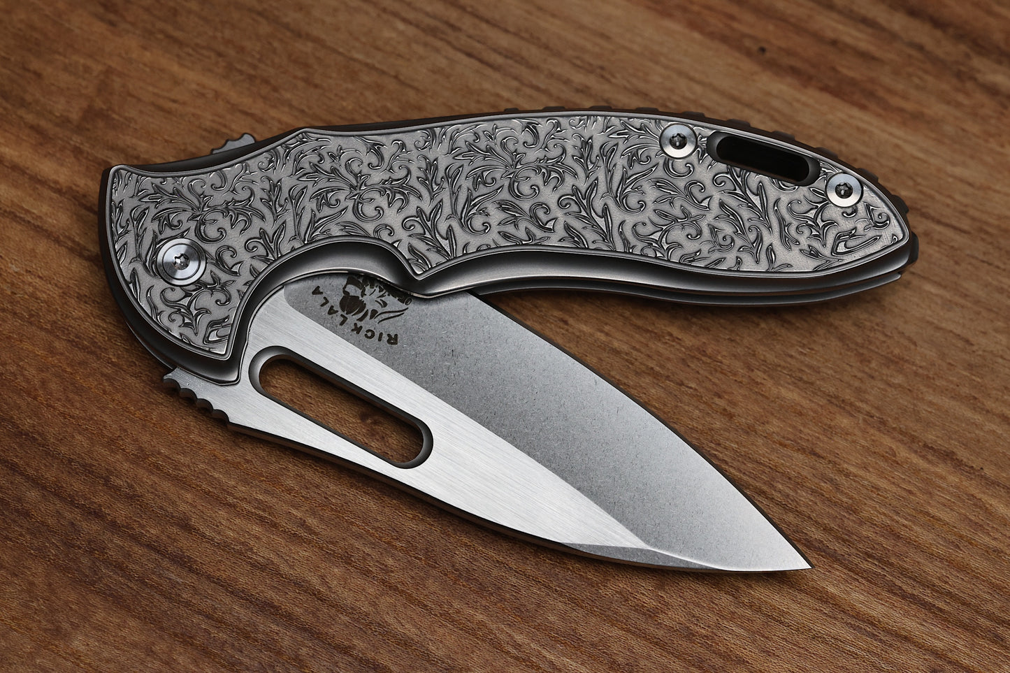 MECHFORCE KNIVES SENTRY RICK LALA COLLAB SCROLL PATTERN TITANIUM & M390