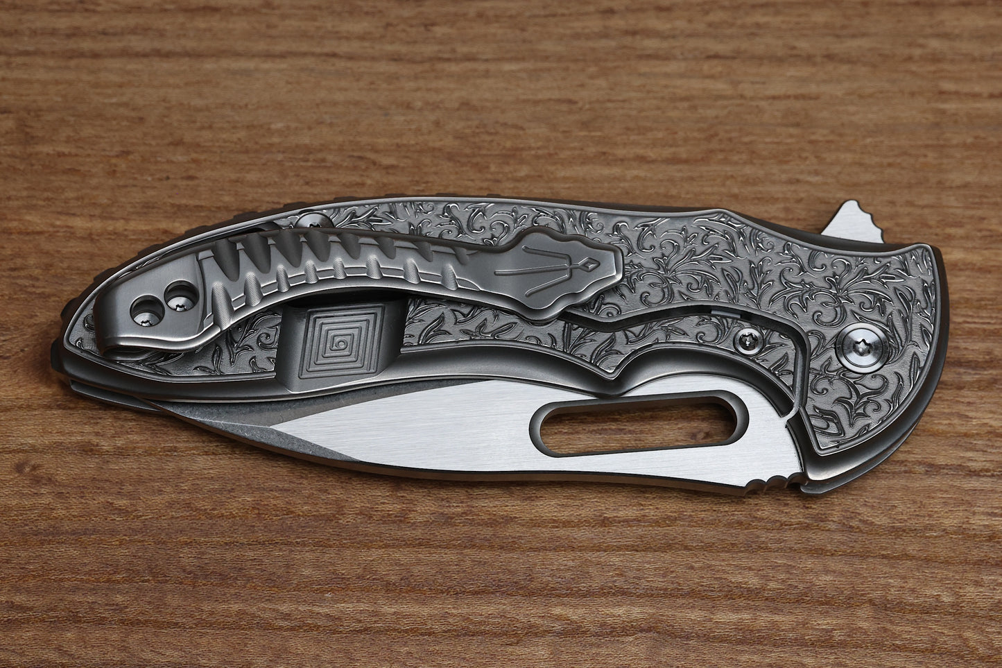 MECHFORCE KNIVES SENTRY RICK LALA COLLAB SCROLL PATTERN TITANIUM & M390