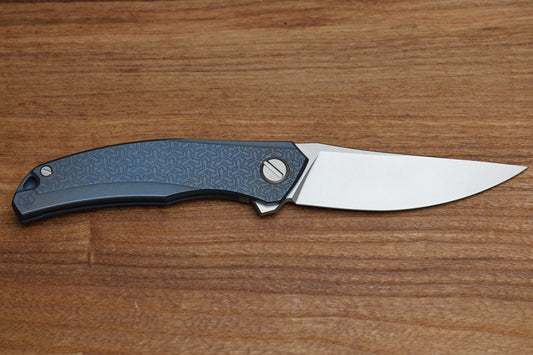 SHIROGOROV QUANTUM R1P LEFTY – BLUE TITANIUM HANDLE – CROMAX PM – MRBS