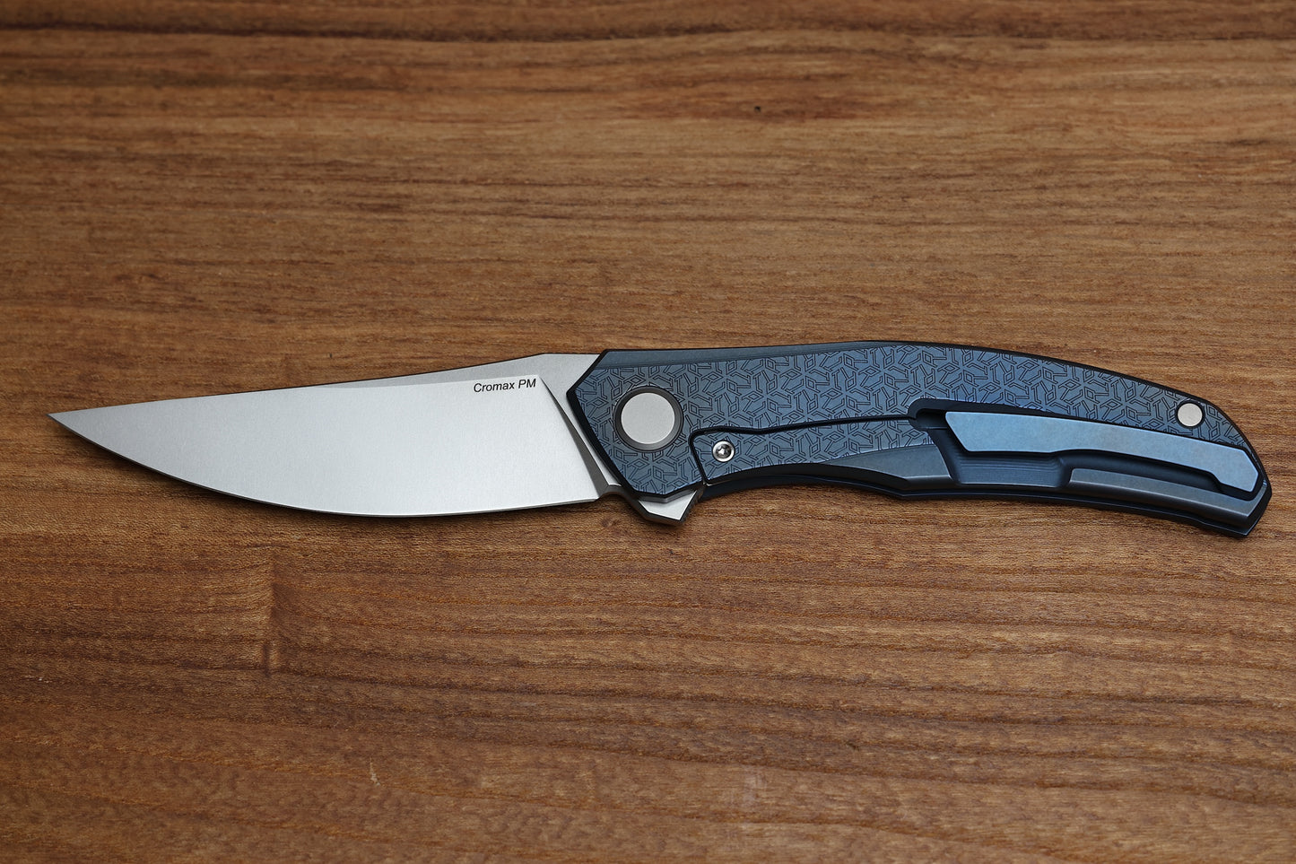 SHIROGOROV QUANTUM R1P LEFTY – BLUE TITANIUM HANDLE – CROMAX PM – MRBS