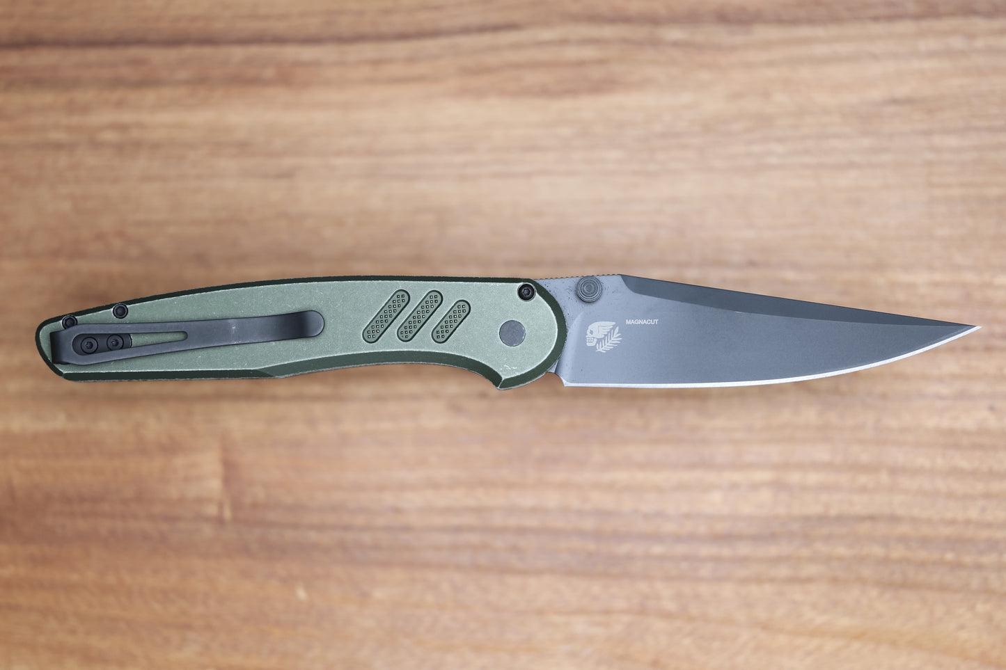 PRO-TECH PEACE NEIGHBOR AVALON BATTLEWORN GREEN BUTTON LOCK DLC DROP POINT PN1103-BW