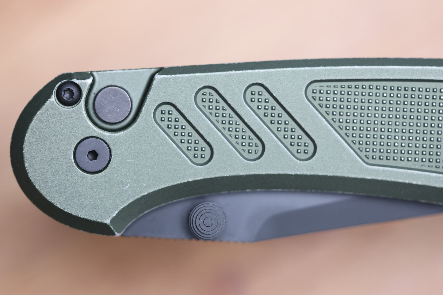 PRO-TECH PEACE NEIGHBOR AVALON BATTLEWORN GREEN BUTTON LOCK DLC DROP POINT PN1103-BW