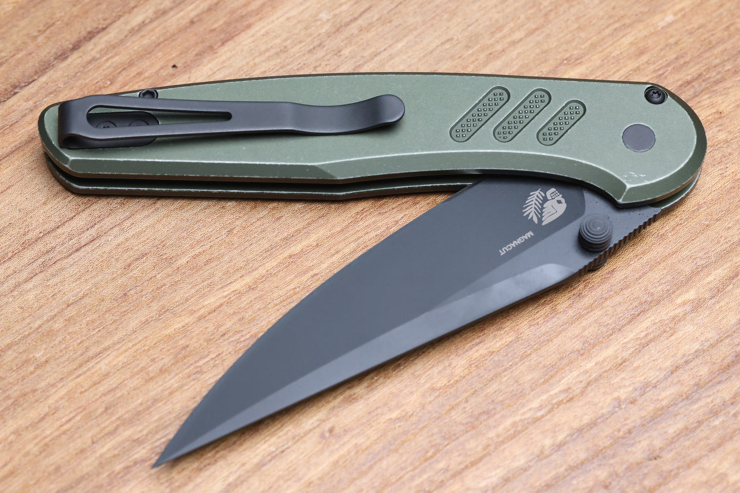 PRO-TECH PEACE NEIGHBOR AVALON BATTLEWORN GREEN BUTTON LOCK DLC DROP POINT PN1103-BW