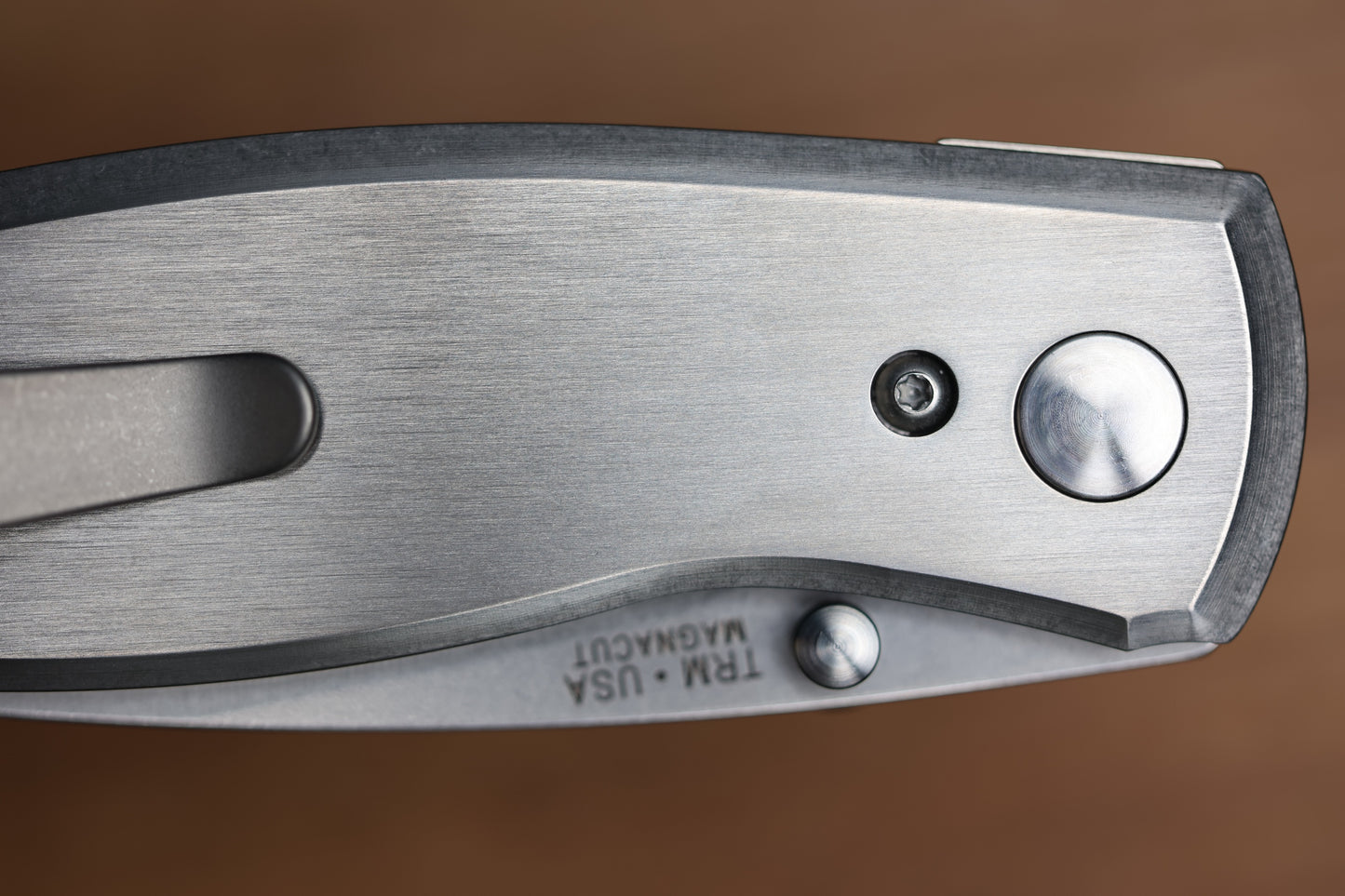 THREE RIVERS MANUFACTURING NEUTRON 2 FLAT SATIN TITANIUM 3" MAGNACUT