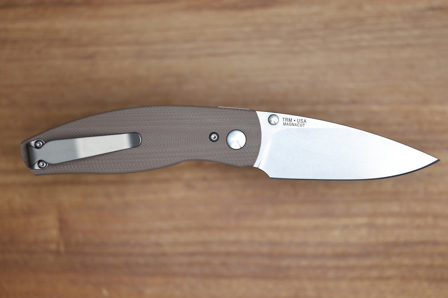 THREE RIVERS MANUFACTURING NEUTRON 2 EARTH BROWN G10 MAGNACUT BLADE