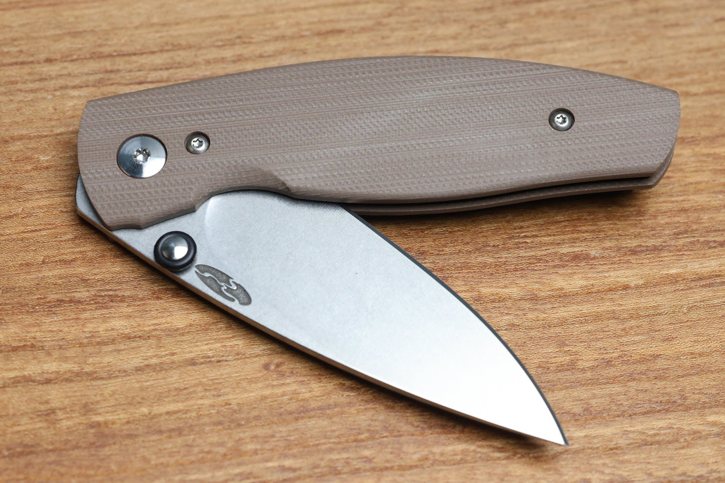THREE RIVERS MANUFACTURING NEUTRON 2 EARTH BROWN G10 MAGNACUT BLADE