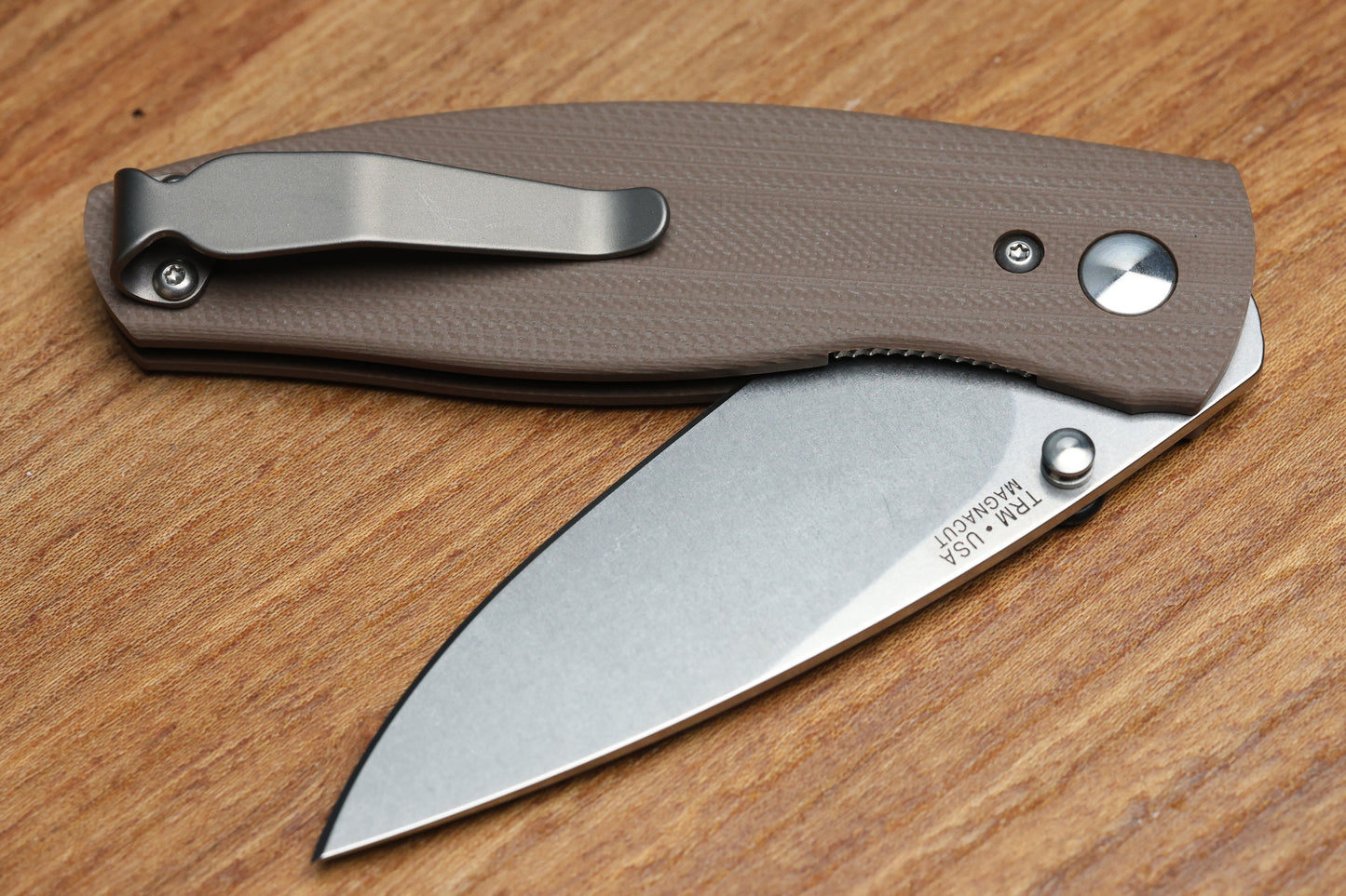 THREE RIVERS MANUFACTURING NEUTRON 2 EARTH BROWN G10 MAGNACUT BLADE