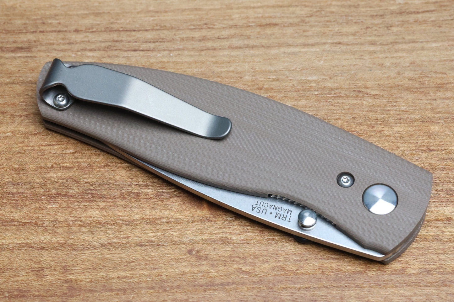 THREE RIVERS MANUFACTURING NEUTRON 2 EARTH BROWN G10 MAGNACUT BLADE