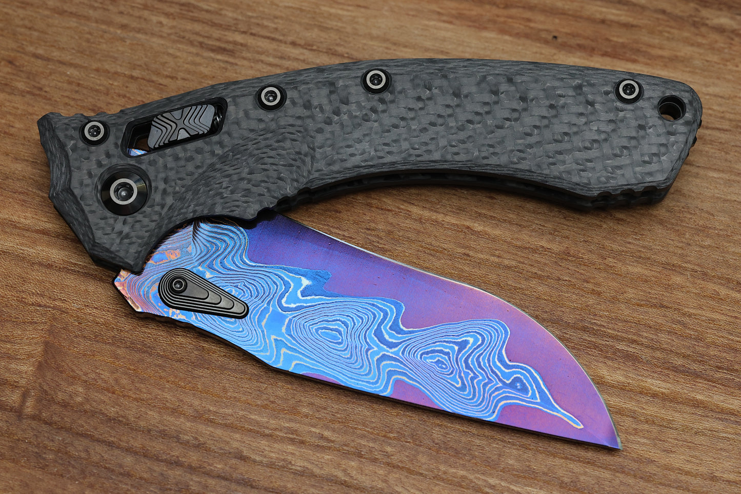 MICROTECH KNIVES AMPHIBIAN RAM-LOK BAKER FORGE BLUED CHEVRON ELITE COPPER MAI & CARBON FIBER HANDLES W/ DLC TWO TONE HARDWARE SIGNATURE SERIES 137RL-16MS3