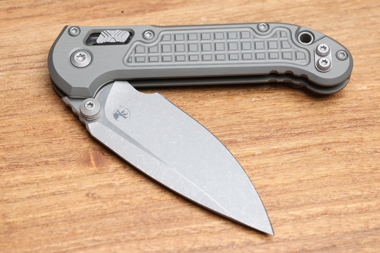 MICROTECH KNIVES LUDT RAM-LOK W/ NATURAL CLEAR FRAG HANDLE & APOCALYPTIC DROP POINT 1135RL-10APFRNC