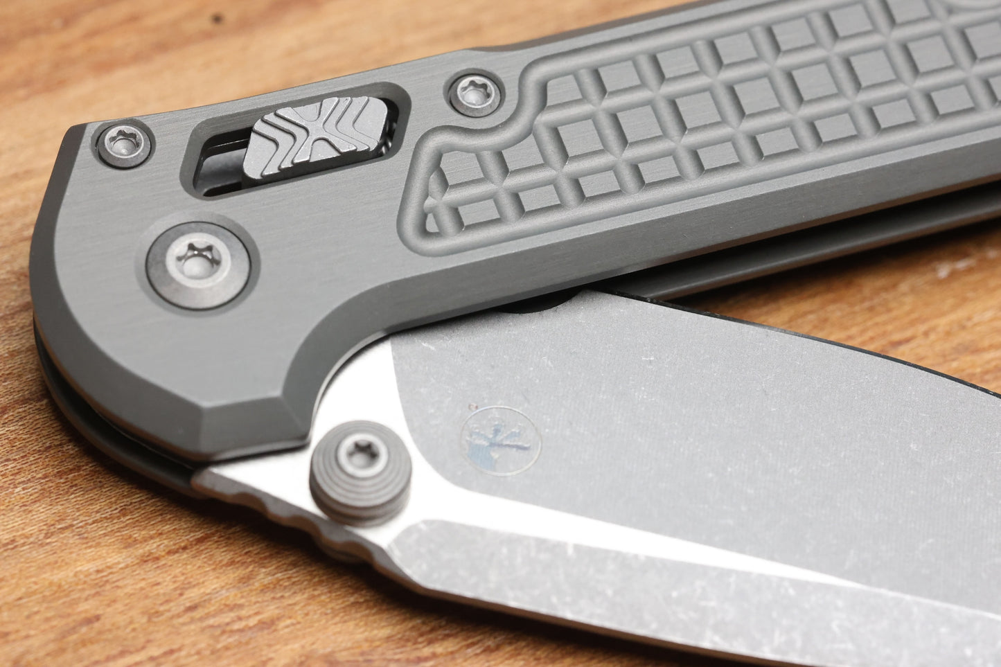 MICROTECH KNIVES LUDT RAM-LOK W/ NATURAL CLEAR FRAG HANDLE & APOCALYPTIC DROP POINT 1135RL-10APFRNC