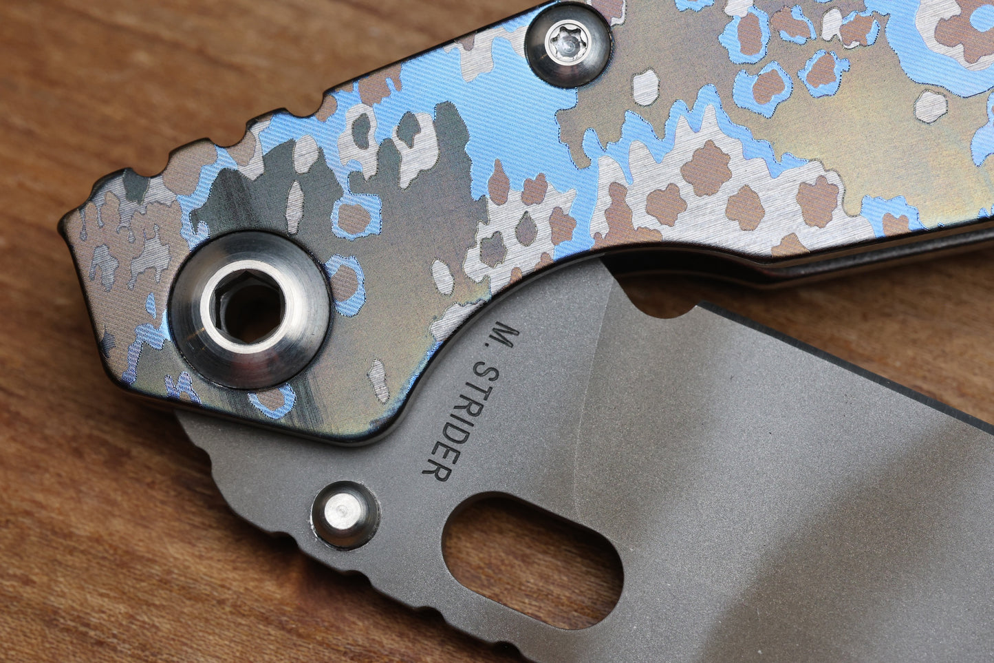 STRIDER KNIVES SNG PARTIZAN CAMO TITANIUM HANDLE W/PARTIZAN CAMO CLIP-TIGER STRIPE MAGNACUT DROP POINT BLADE,