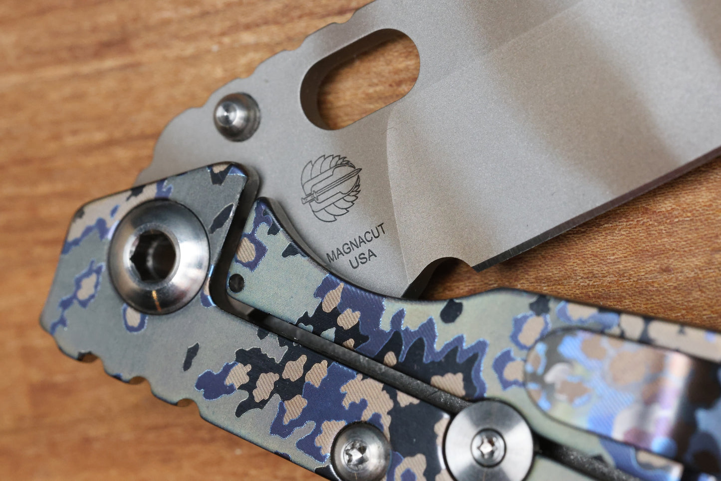STRIDER KNIVES SNG PARTIZAN CAMO TITANIUM HANDLE W/PARTIZAN CAMO CLIP-TIGER STRIPE MAGNACUT DROP POINT BLADE,
