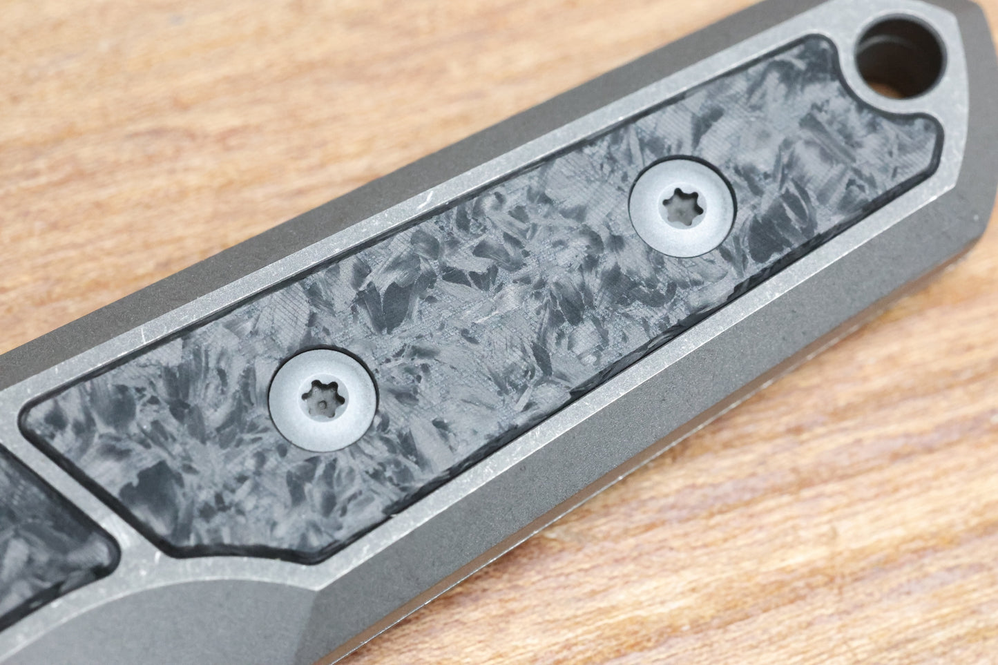 BMKT EXPLORER V2 DARK STONEWASH TITANIUM MARBLED CARBON FIBRE INLAY DROP POINT