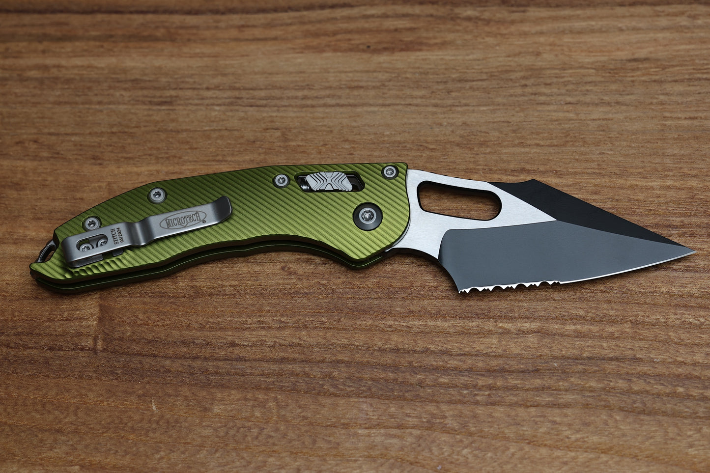 MICROTECH KNIVES MANUAL STITCH RAM LOK FLUTED OD GREEN ALUMINUM & TWO TONE BLACK PARTIAL SERRATED M390MK 169RL-2 FLOD