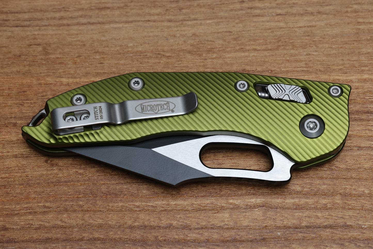 MICROTECH KNIVES MANUAL STITCH RAM LOK FLUTED OD GREEN ALUMINUM & TWO TONE BLACK PARTIAL SERRATED M390MK 169RL-2 FLOD