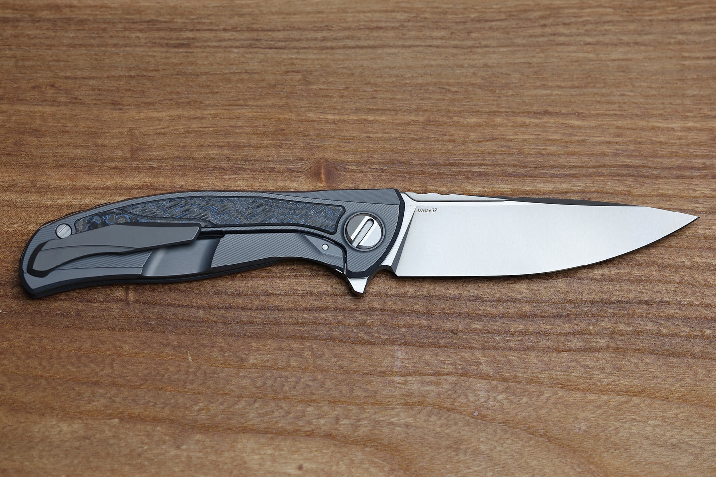 SHIROGOROV CUSTOM DIVISION F95NL – ELECTROWEAVE CARBOTI/TITANIUM HANDLE – VANAX 37 BLADE – SRRBS