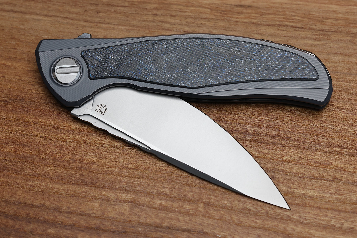 SHIROGOROV CUSTOM DIVISION F95NL – ELECTROWEAVE CARBOTI/TITANIUM HANDLE – VANAX 37 BLADE – SRRBS