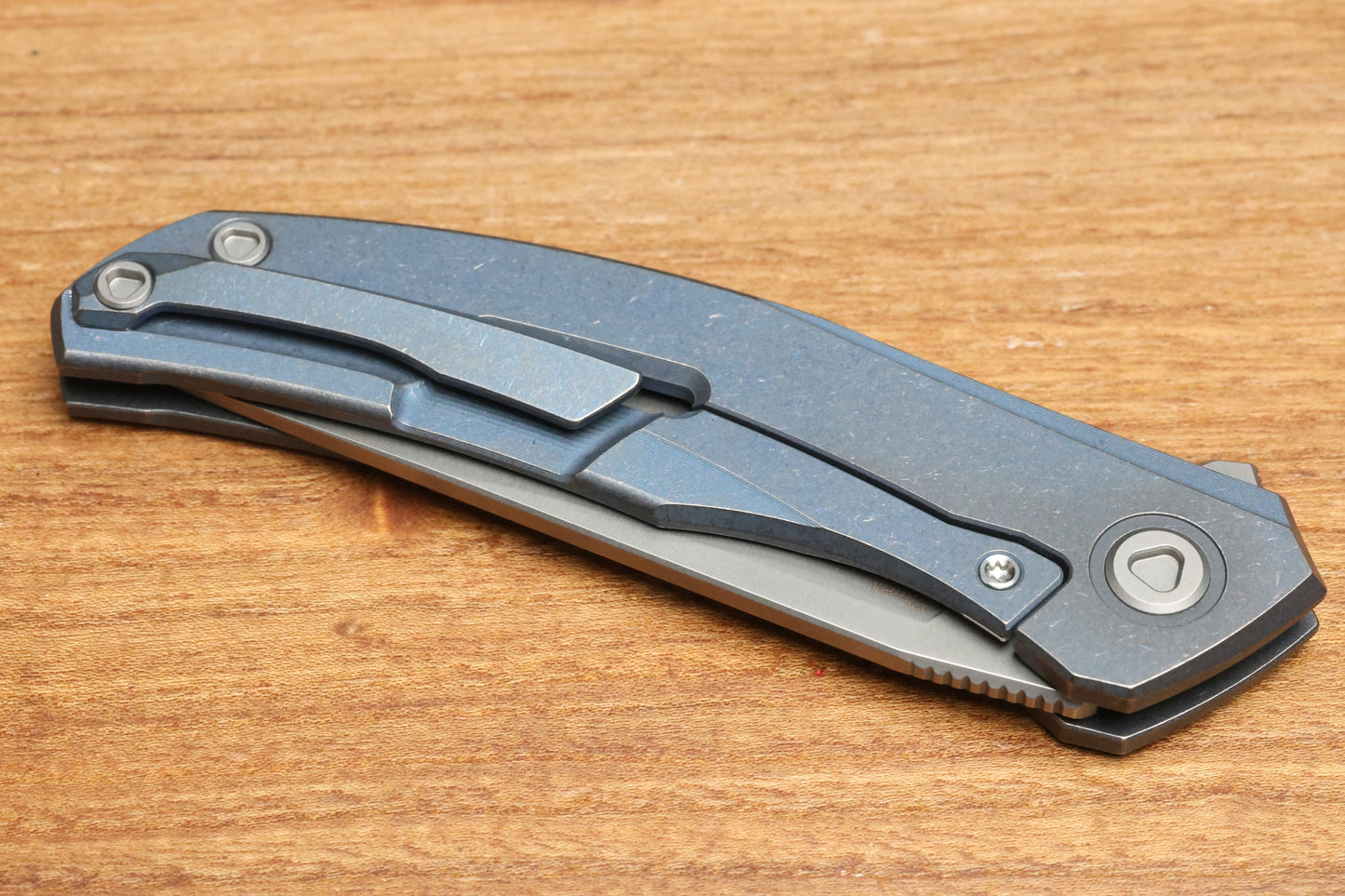 SHIROGOROV URSUS Q95 TI - BLUE TITANIUM HANDLE - ELMAX BLADE - MRBS
