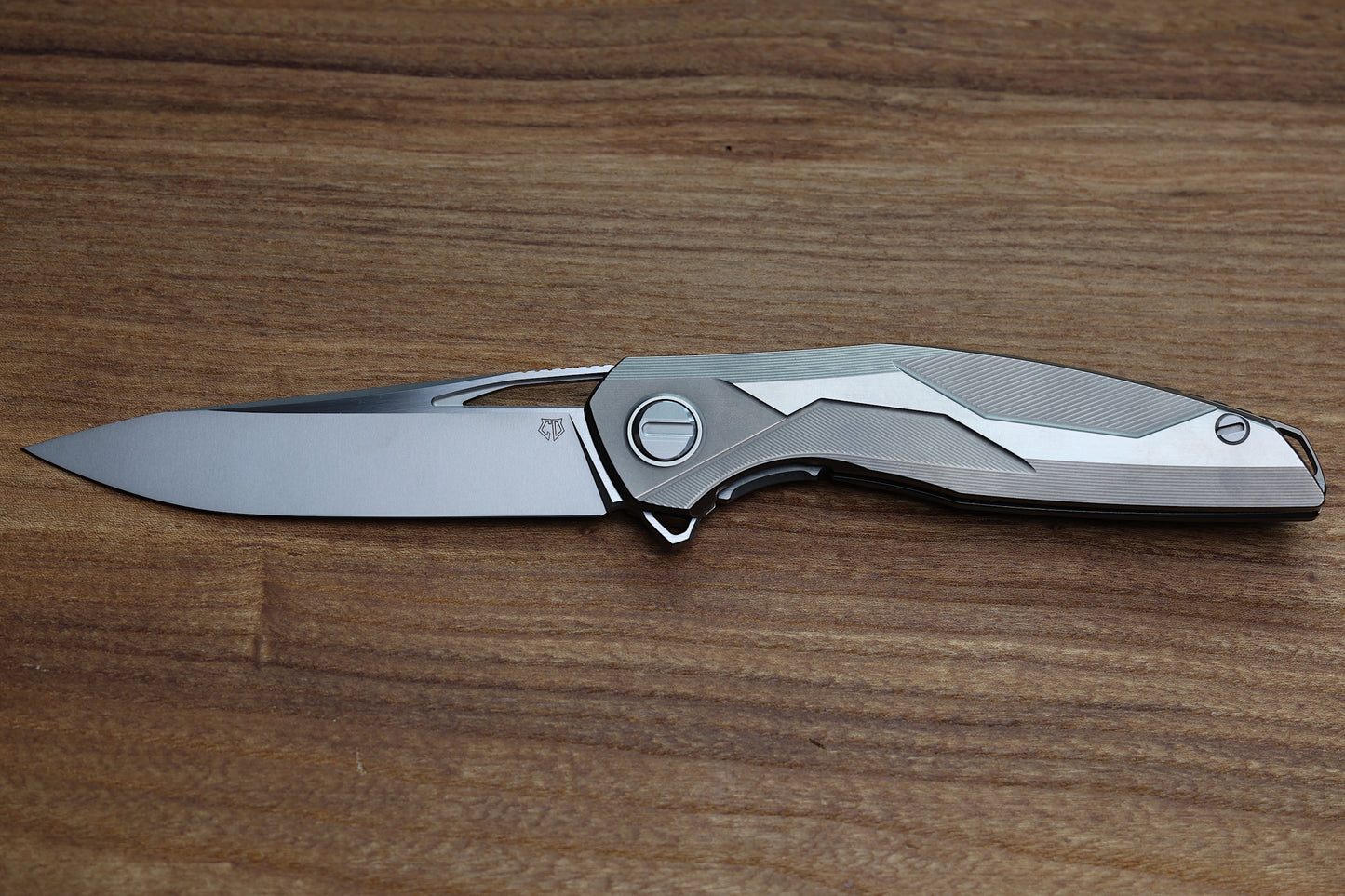 SHIROGOROV CUSTOM DIVISION 111 STARSHIP - TITANIUM - MAGNACUT BLADE - SRRBS