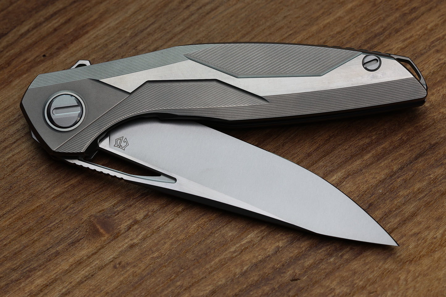 SHIROGOROV CUSTOM DIVISION 111 STARSHIP - TITANIUM - MAGNACUT BLADE - SRRBS