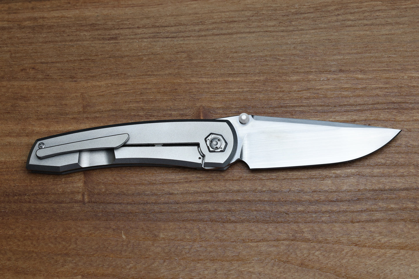 SHARKNIVCO GILLS WAKA V4.9 TITANIUM ZIRBLAST HANDLE FRAME LOCK RWL34 HAND SATIN BLADE