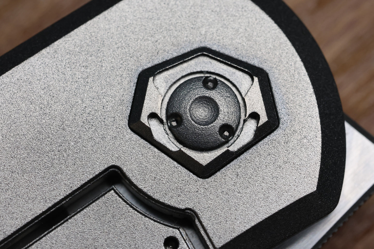 SHARKNIVCO GILLS WAKA V4.9 TITANIUM ZIRBLAST HANDLE FRAME LOCK RWL34 HAND SATIN BLADE