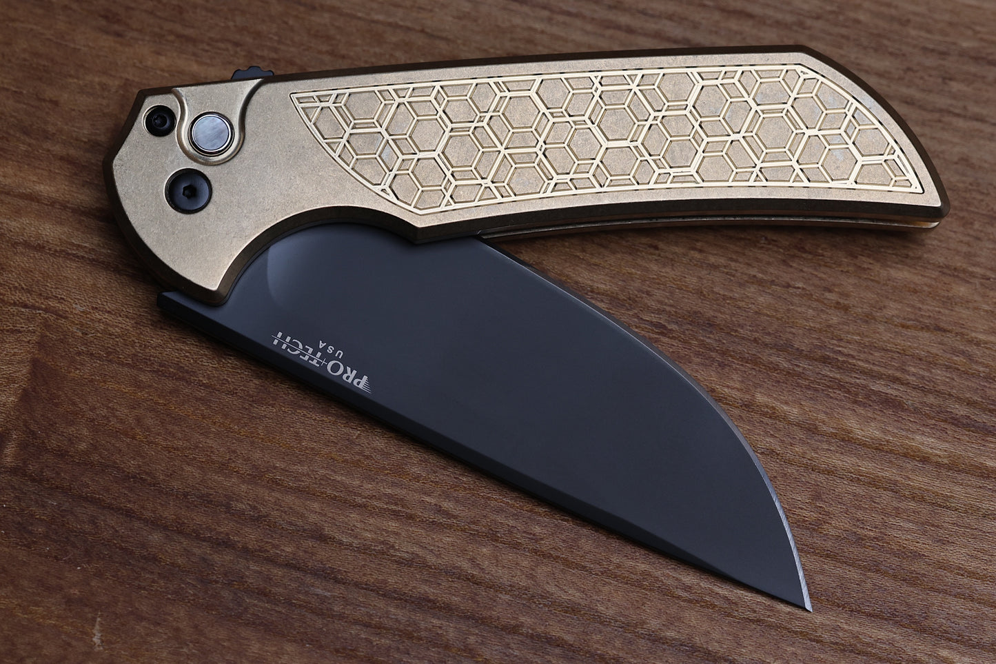 PRO-TECH KNIVES MORDAX - BLADE SHOW ATL 2024 - STONEWASH AL BRONZE "GRIDLOCK" HANDLE, DLC MAGNACUT BLADE, BLACK LIP PEARL BUTTON