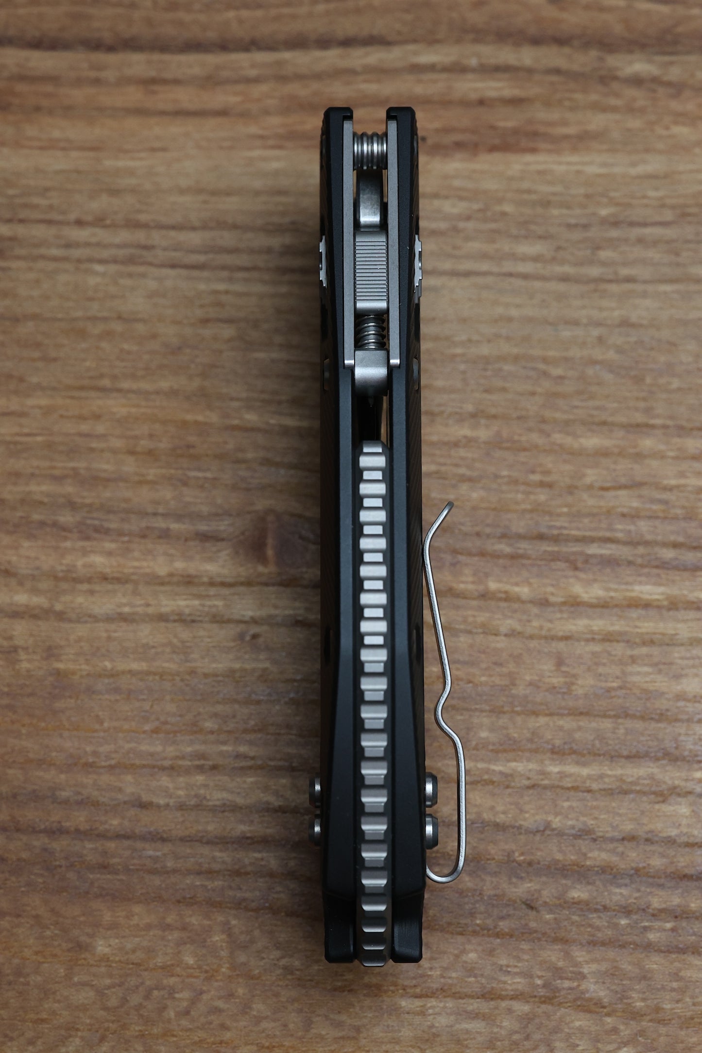 MICROTECH KNIVES MANUAL STITCH RAM LOK FLUTED BLACK ALUMINUM & FULL SERRATED M390MK 169RL-12 FL