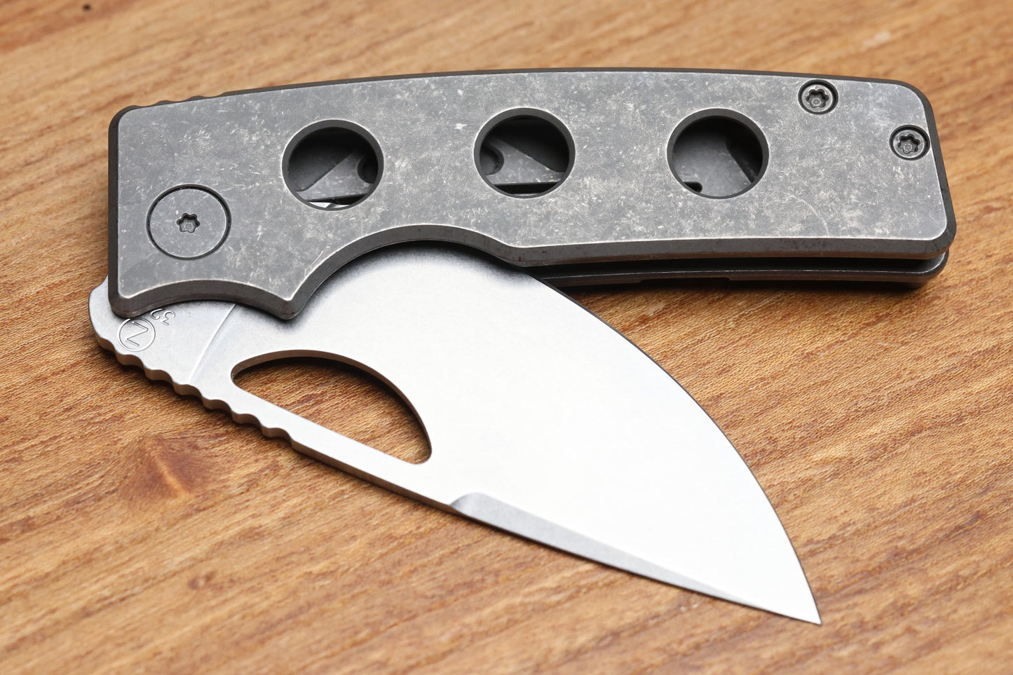 OZ MACHINE COMPANY ROOSEVELT TITANIUM SPEED HOLES MAGNACUT BLADE #3240 (PREOWNED)