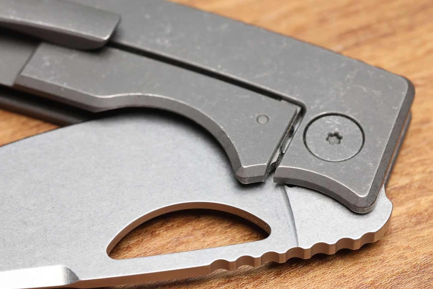 OZ MACHINE COMPANY ROOSEVELT TITANIUM SPEED HOLES MAGNACUT BLADE #3240 (PREOWNED)