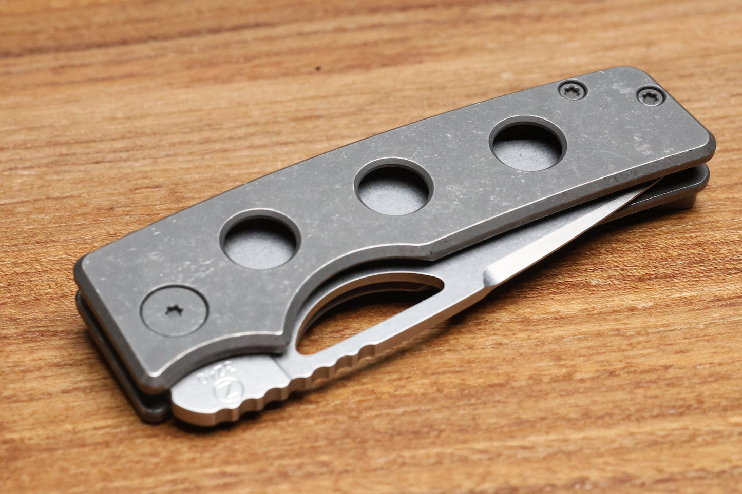OZ MACHINE COMPANY ROOSEVELT TITANIUM SPEED HOLES MAGNACUT BLADE #3240 (PREOWNED)