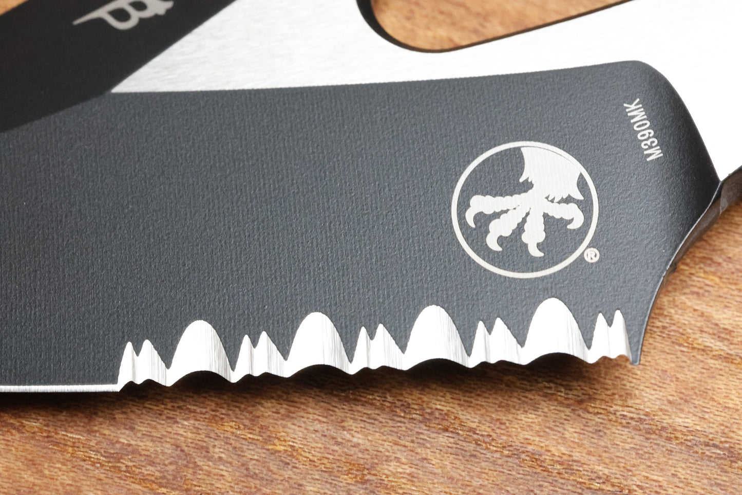 MICROTECH KNIVES MANUAL STITCH RAM LOK FLUTED TAN ALUMINUM & TWO TONE BLACK PARTIAL SERRATED M390MK 169RL-2 FLTA