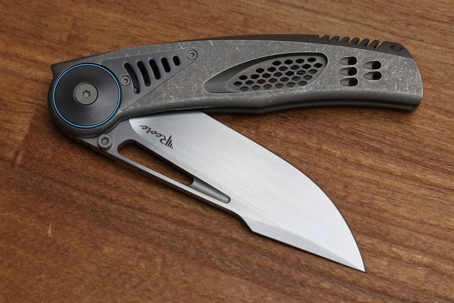 REATE KNIVES GTR TITANIUM INTEGRAL DARK BEAD BLAST W/ ZIRCONIUM ACCENTS & HAND SATIN M390