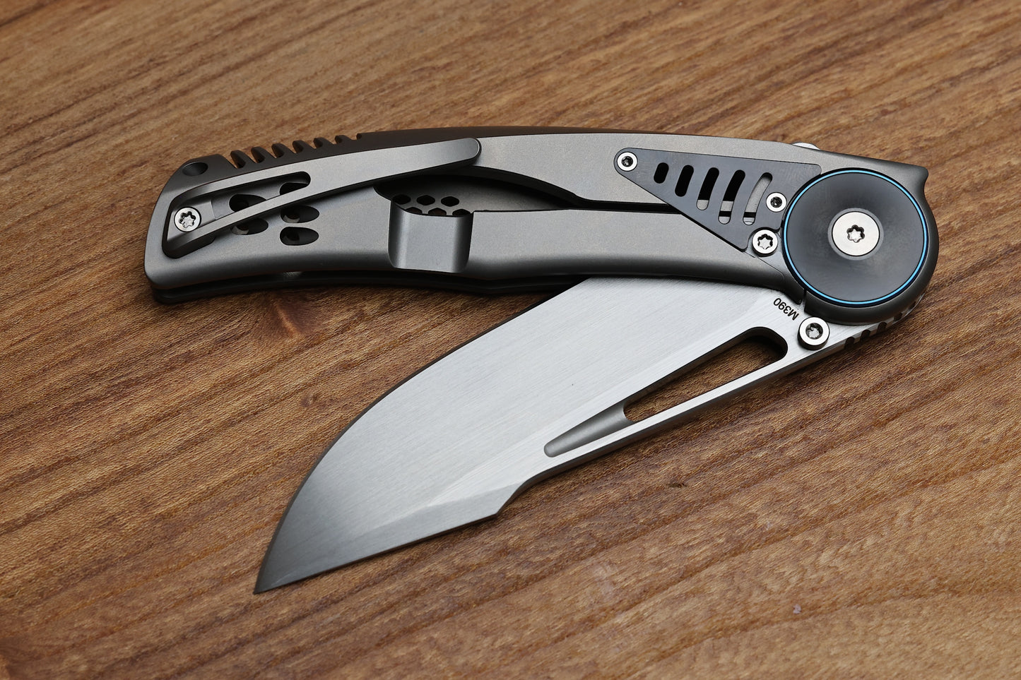 REATE KNIVES GTR TITANIUM INTEGRAL BEAD BLAST W/ ZIRCONIUM ACCENTS & HAND SATIN M390