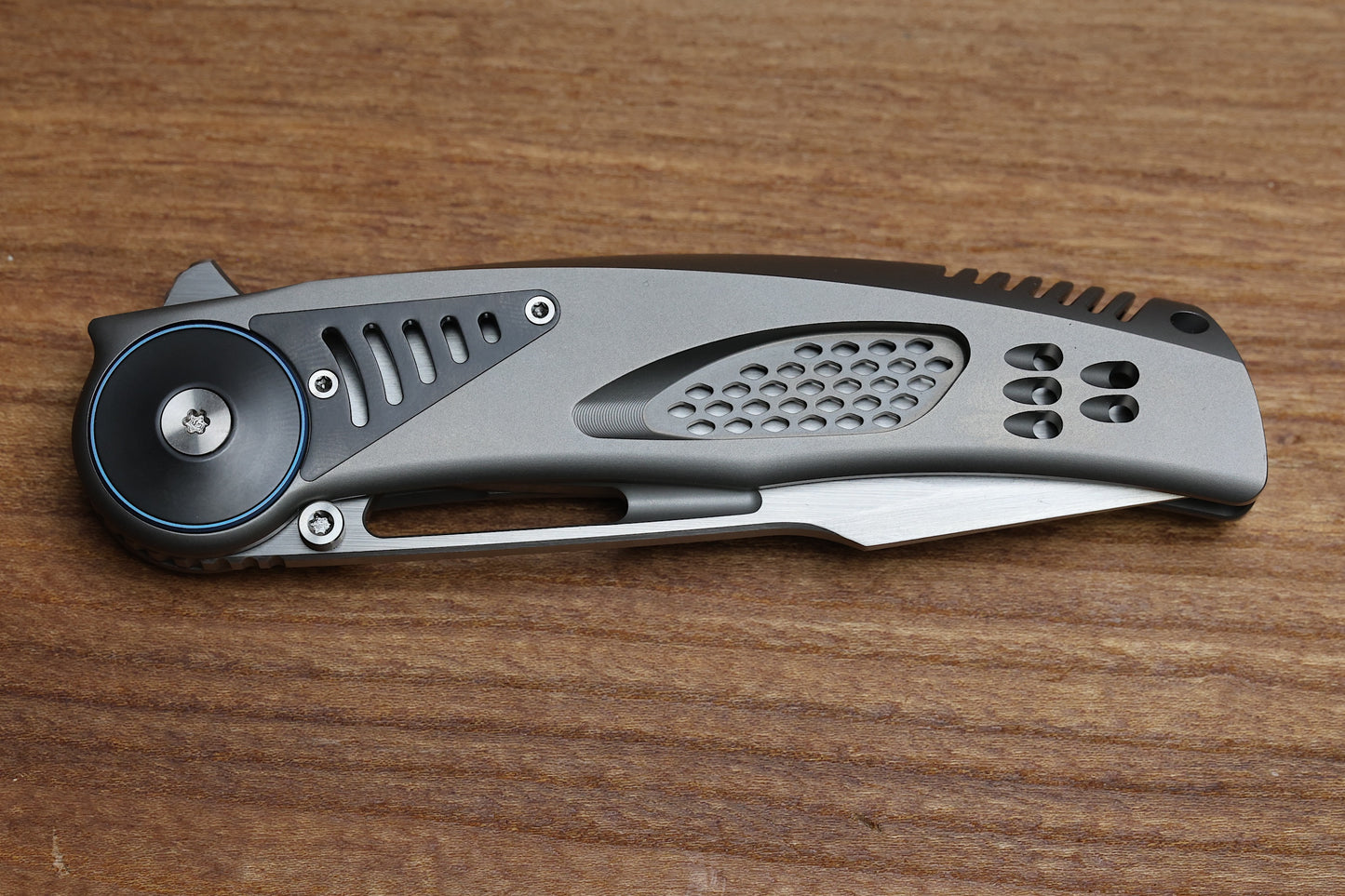 REATE KNIVES GTR TITANIUM INTEGRAL BEAD BLAST W/ ZIRCONIUM ACCENTS & HAND SATIN M390